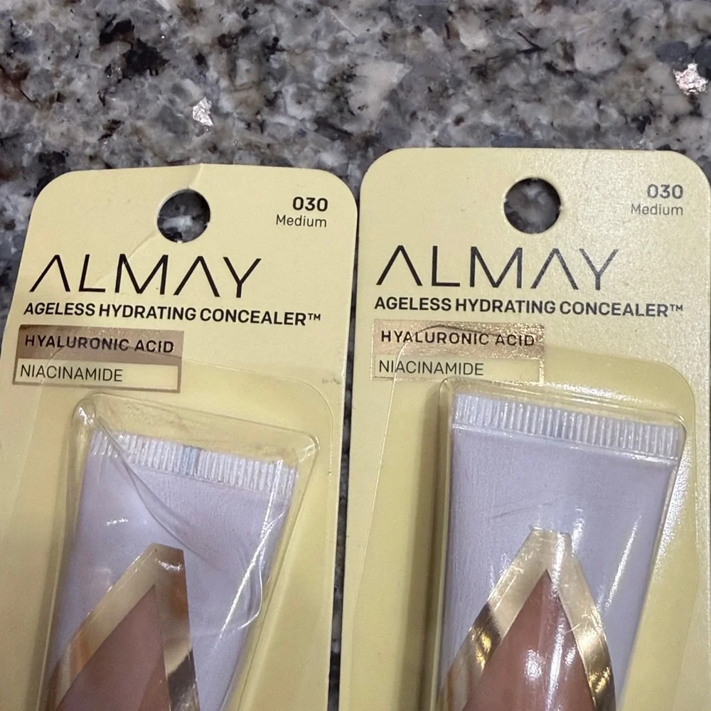 Almay Hydrating Concealer with Hyaluronic Acid - Medium 030 Set of 2